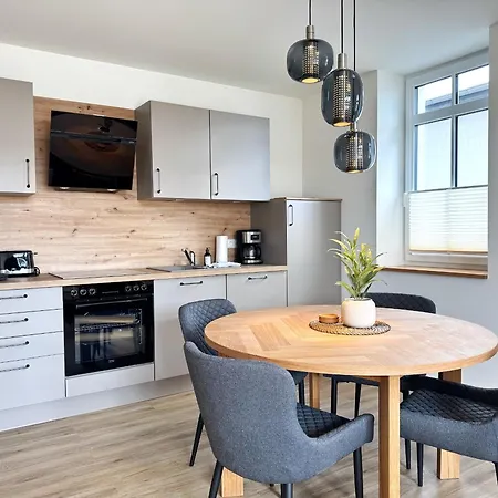 Appartamento Hafenmeister Gunnar - Familienfreundlicher Rueckzugsort Mit Balkon Sassnitz